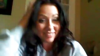 Tâm trí cô gái tóc nâu nóng bỏng nằm trên sàn nhà băng bó với bàn tay bị còng trong khi thống trị vô độ vuốt ve ngực của cô bằng đồ chơi tình dục và tát vào khuôn mặt dễ thương của cô bằng một cú đánh dit nhau mien phi trong video sex BDSM của 21 Sextury.